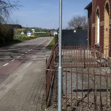 ベッド・アンド・ブレックファスト Einrade 3*